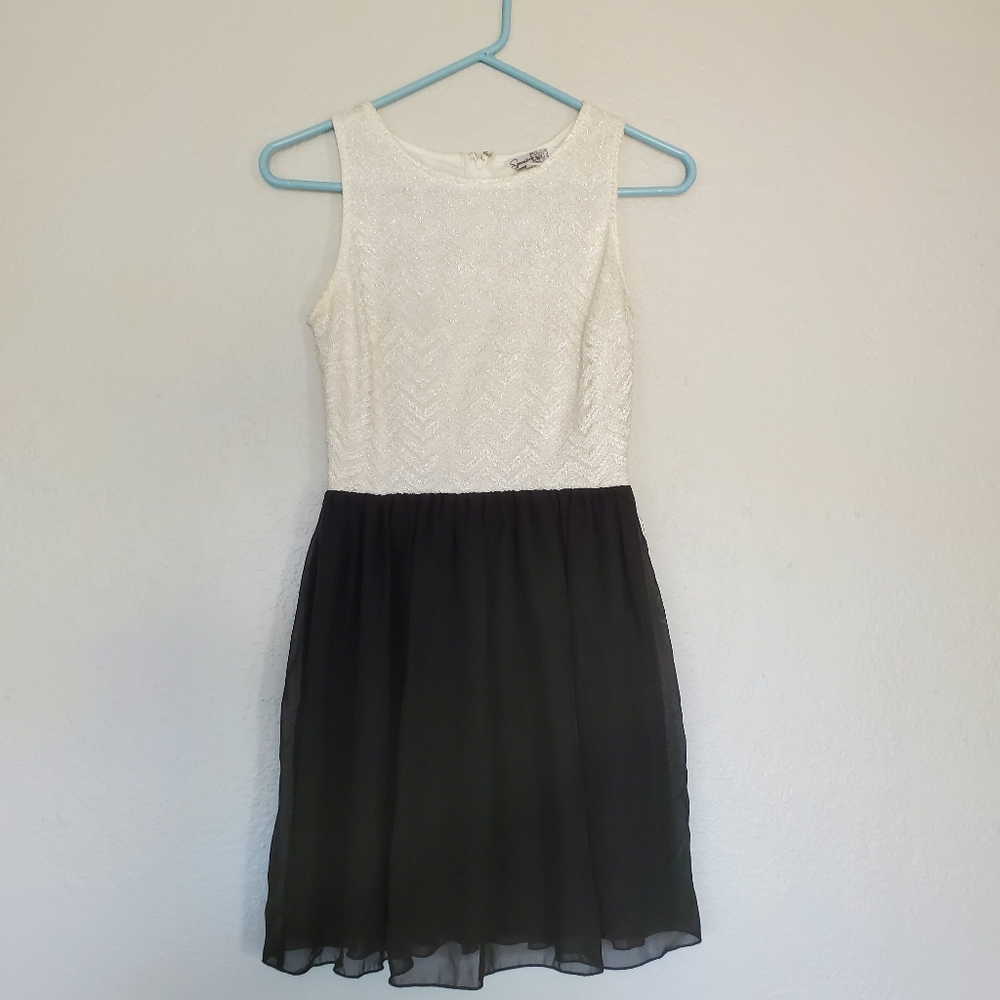 Black and white short dress